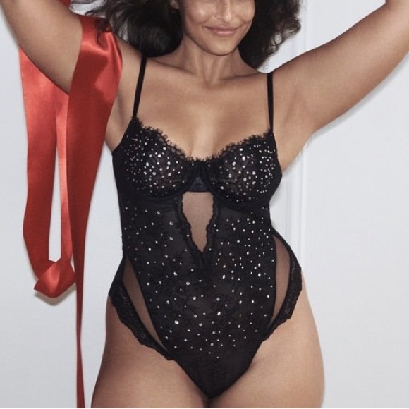 L Vs Victoria’s Secret VERY SEXY
Wicked Unlined Embellished l Balconette Teddy - Picture 3 of 11